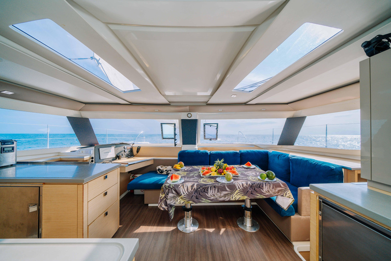 Z Zanzibaru: półdniowa wycieczka jachtemPółdniowa wycieczka luksusowym jachtem Z transferem z północy