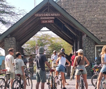 Nairobi: Lake Naivasha & Hell’s Gate National Park Day Trip