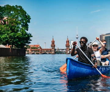 Berlin: Guided Tour by Canoe