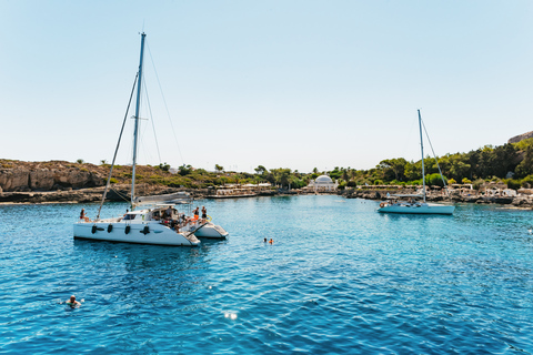 Rhodes : journée en catamaran premium, déjeuner et boissons