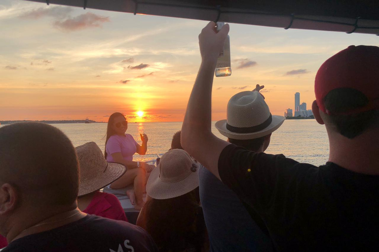 Excursión de 2 horas en Cartagena Vista del atardecer en party boat