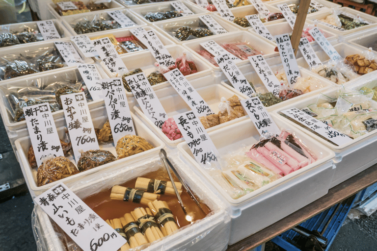 Tsukiji Market Foodie Tour: Enjoy Seafood, Sushi, and Sake