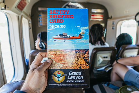 Grand Canyon Village: Wycieczka samolotem po południowej krawędzi Wielkiego KanionuLot samolotem nad Wielkim Kanionem i wycieczka Hummerem