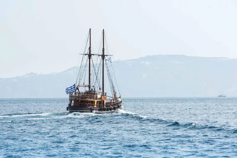 Port Santorini: 3-godzinny rejs na wulkan i do gorących źródeł