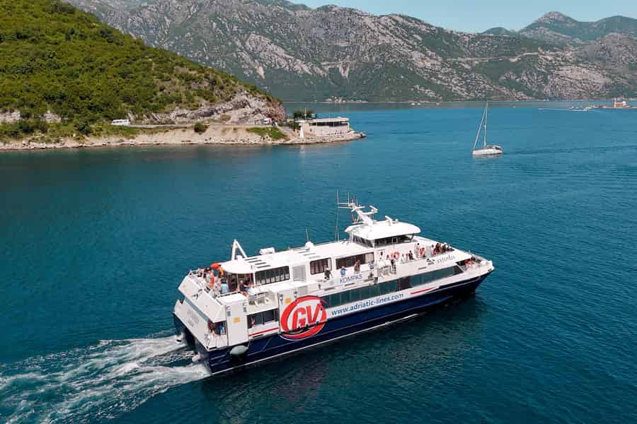 Dubrovnik nach/von Kotor: Tagestour oder einfache Fahrt mit der Schnellfähre. Foto: GetYourGuide