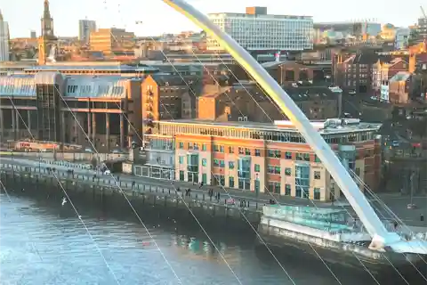 Newcastle: Express Walk with a Local
