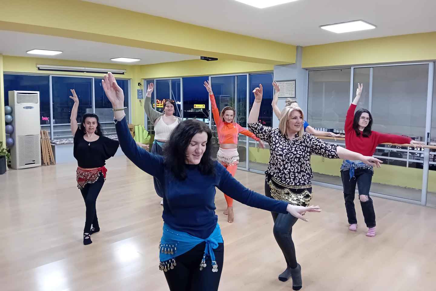 Athens: Belly Dance Lesson with Sweet Treat