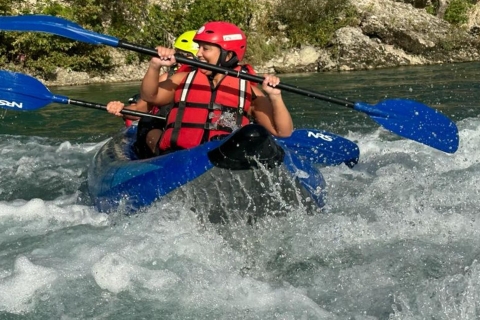 Kajakfahren auf dem Fluss Viosa - AlbanienKajakfahren auf dem Fluss Viosa