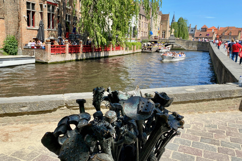 Excursión de un día a Brujas desde París en minigrupo en MercedesОднодневный тур в Брюгге из Парижа в мини-группе на Мерседес