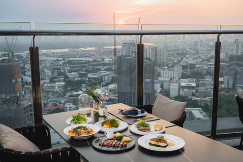 Bangkok: Cielo Sky Bar & Restaurant Rooftop Sharing Set for 2 People