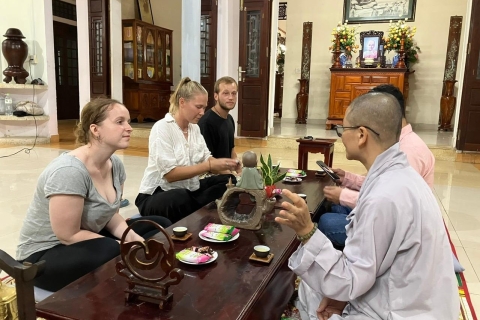 Hue Retreat: Herbata i medytacjaHue: Odosobnienie, herbata i medytacja