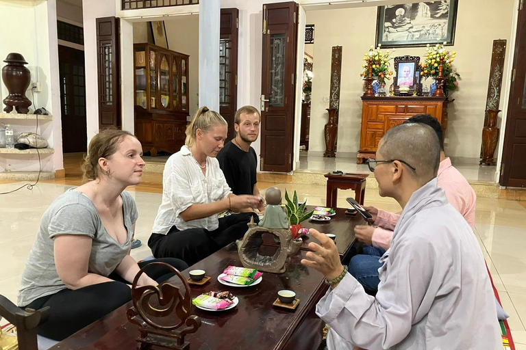 Retiro em Hue: Chá e meditação com refeição vegetarianaHue: Chá de retiro e meditação