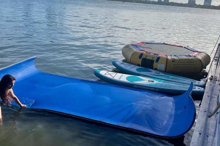 Miami: pontonpartycruise met waterspeelgoed