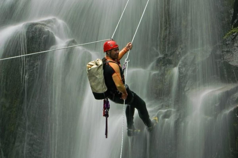 Santa Marta & Minca: Jungle Hike and Waterfall Rappelling