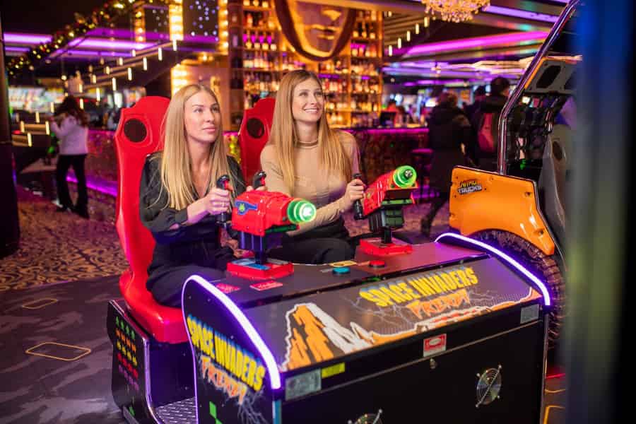 Prag: Spielhallen in LEVELS – größtes Unterhaltungszentrum. Foto: GetYourGuide Prag: Spielhallen in LEVELS – größtes Unterhaltungszentrum. Foto: GetYourGuide