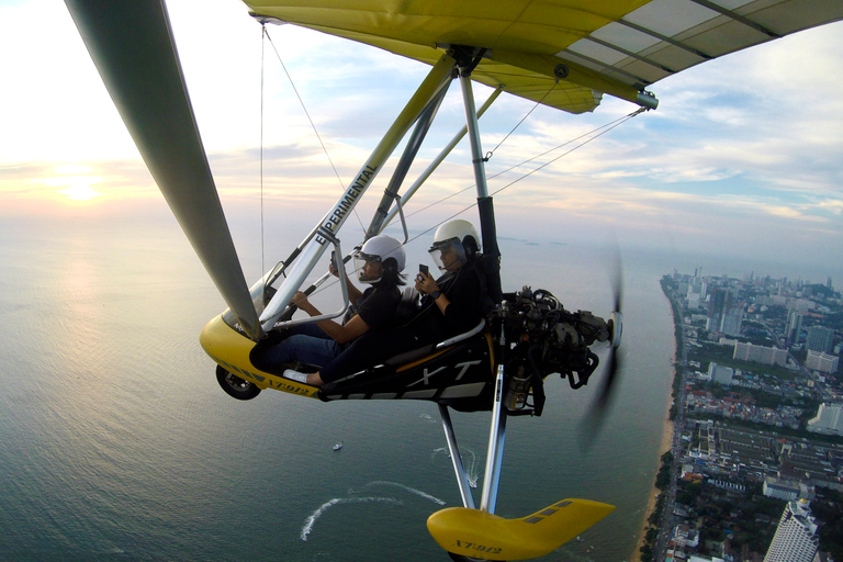 Aventura aérea en ultraligero en Pattaya por TSA TailandiaPattaya Aventura Aérea Microligero