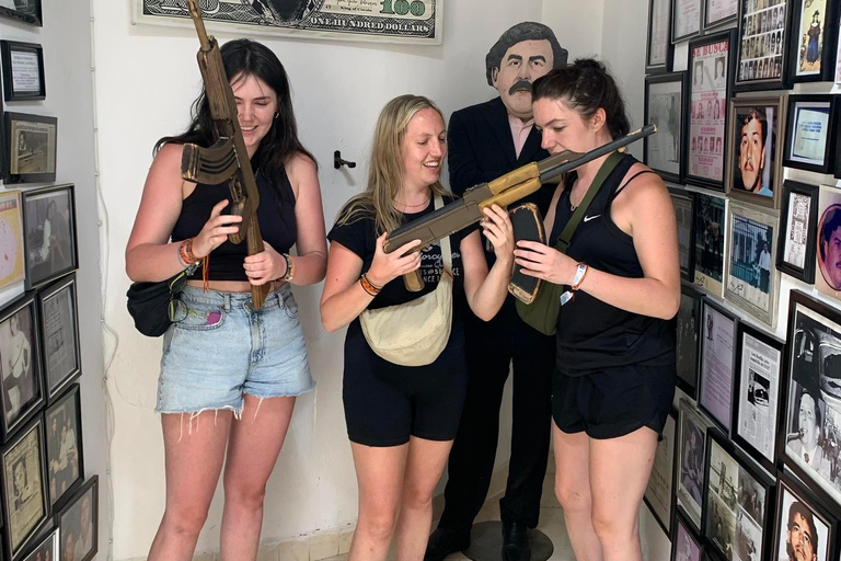 Visite guidée Pablo Escobar à MedellínVisite guidée de Medellín sur les traces de Pablo Escobar