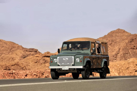 Privat tur i Dadan Ancient i en vintage Land Rover