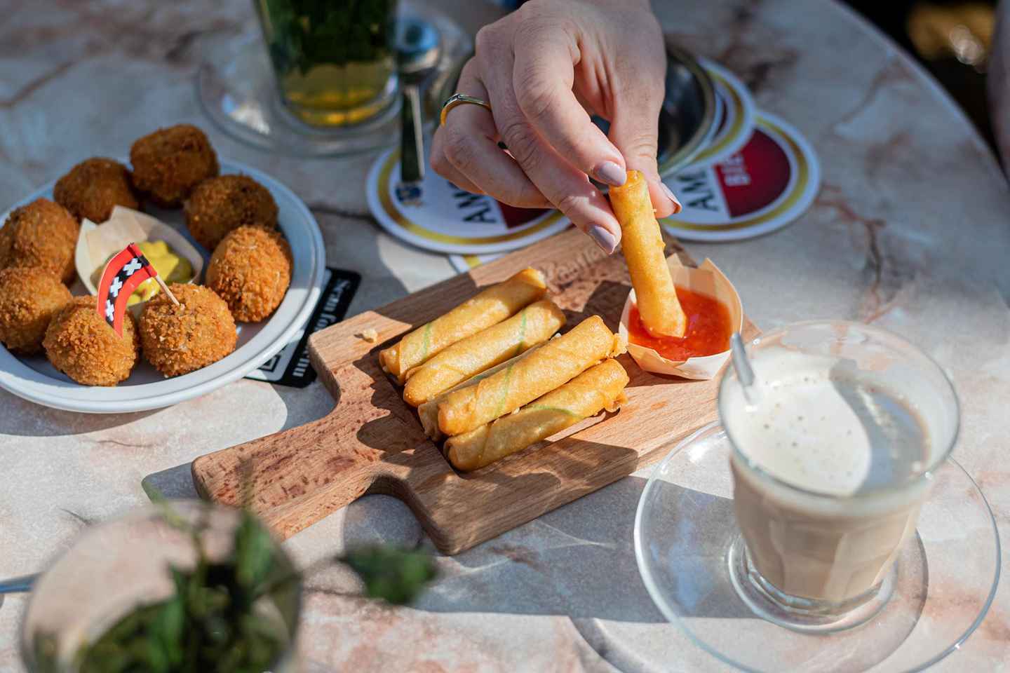 Amsterdam: Private Red Light District and Food Tour