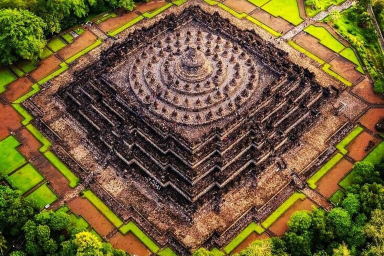 Borobudur &amp; Prambanan: TagestourPrivate Tour: Prambanan &amp; Borobudur with Pickup &amp; Drop-off