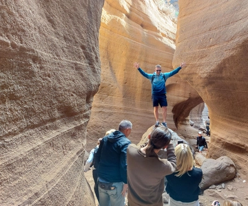 Gran Canaria: Red Gorge, Cave, Oasis Adventure Tour & Picnic