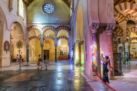 Cordoue : visite guidée mosquée-cathédrale avec coupe-fileVisite de groupe en espagnol