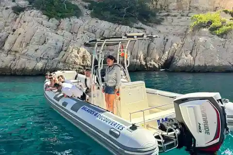 La Ciotat: Boat Tour to the Coves of Var and island Embiez …