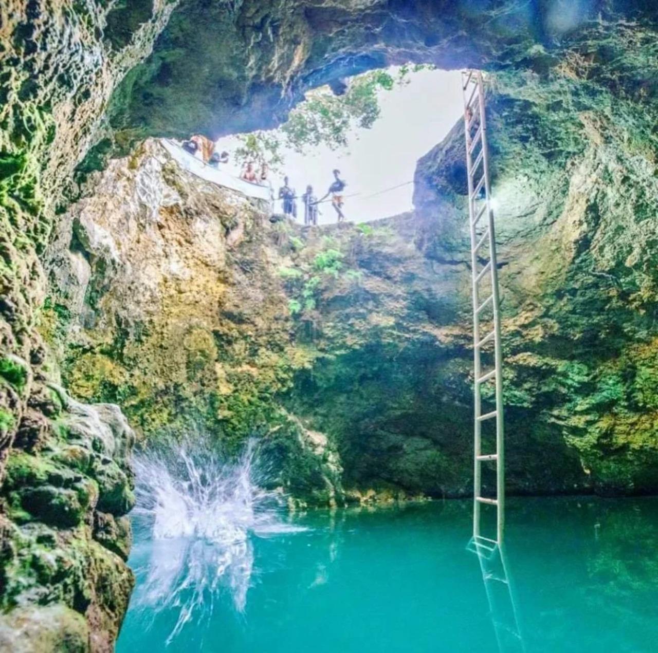 Falmouth: Blue-Hole-Tour mit Shopping und Mittagessen