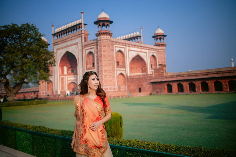 Taj Mahal soluppgång och Agra Fort dagstur med bil från DelhiPrivat tur från Delhi - bil, guide, biljetter och 5-stjärnig måltid