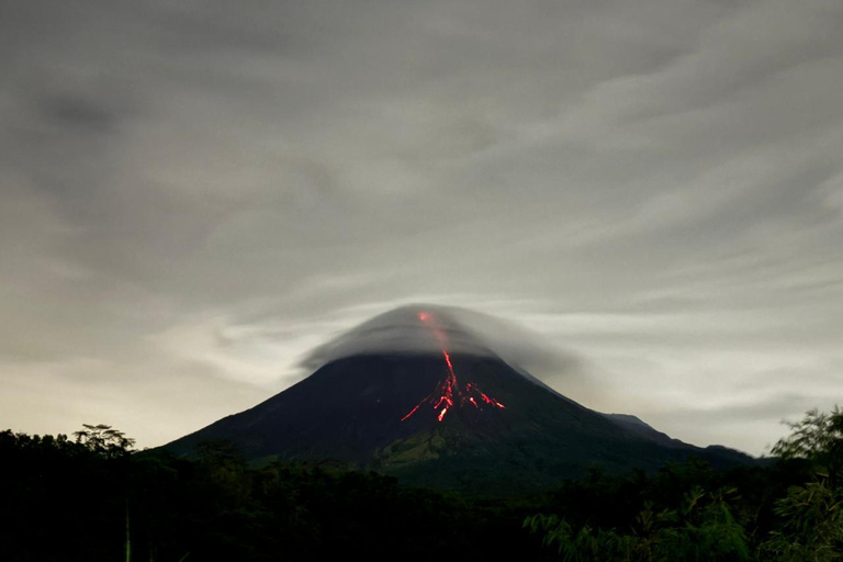 Yogyakarta: Merapi Volcano Night Lava Views with Pick Up Yogyakarta: Merapi Volcano Night Lava Views Without Hiking