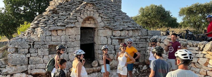 Excursion en e-bike à Alberobello avec visite d'une ferme d'élevage d'ânes