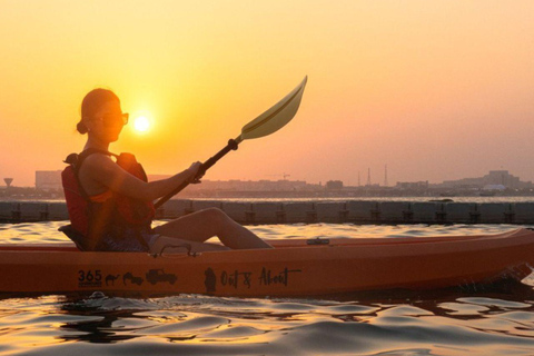Doha: tour guidato in kayak dello skyline con MIA e The PearlDoha: tour guidato in kayak dello skyline di MIA e The Pearl