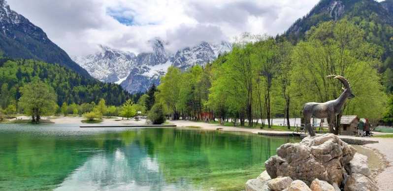 Jeziora, przyroda i wodospad w Słowenii