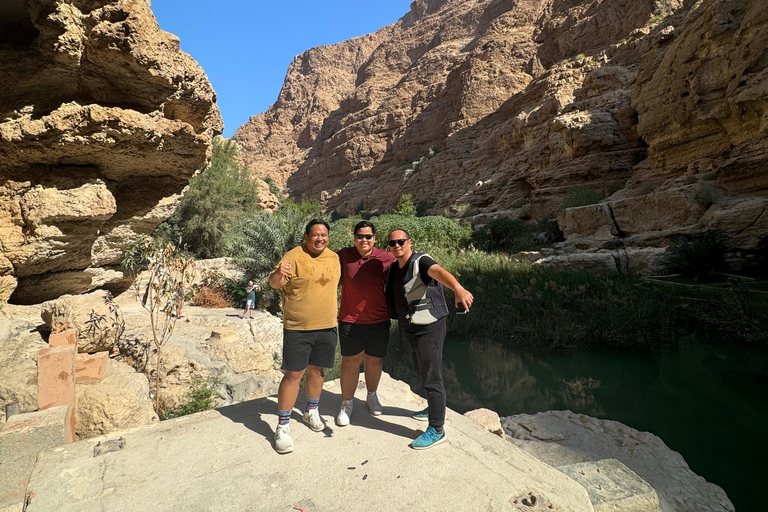 Muscat: Wadi Shab, Fins Beach & Bimmah Sinkhole 4x4 Tour Shared 4x4 Tour