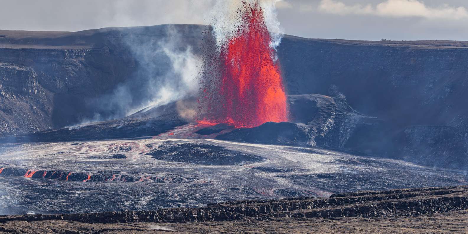 Hawaii: All-inclusive privat tur til vulkaner og fosser | GetYourGuide, image size:1585x792