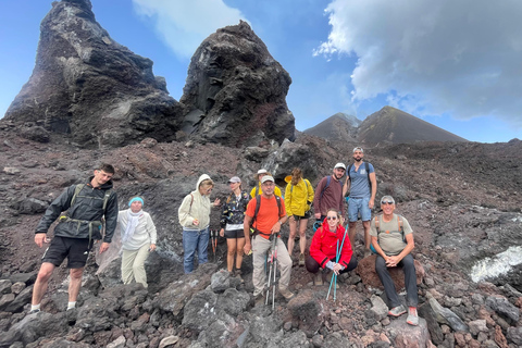 Etna: Caminhada guiada na área do cume com passeio de teleférico