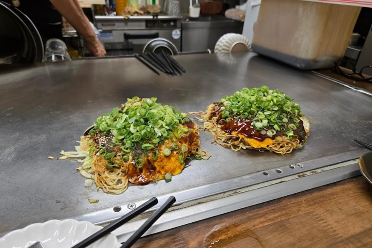 Nocny spacer po Hiroszimie i wycieczka po okonomiyaki w stylu HiroszimyNocny spacer po Hiroszimie i wycieczka okonomiyaki w stylu Hiroszimy