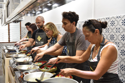 Sathon: Hands-on Thai Cooking Class & Market Tour in Bangkok