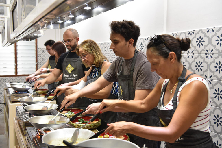Sathon: Hands-on Thai Cooking Class & Market Tour in Bangkok