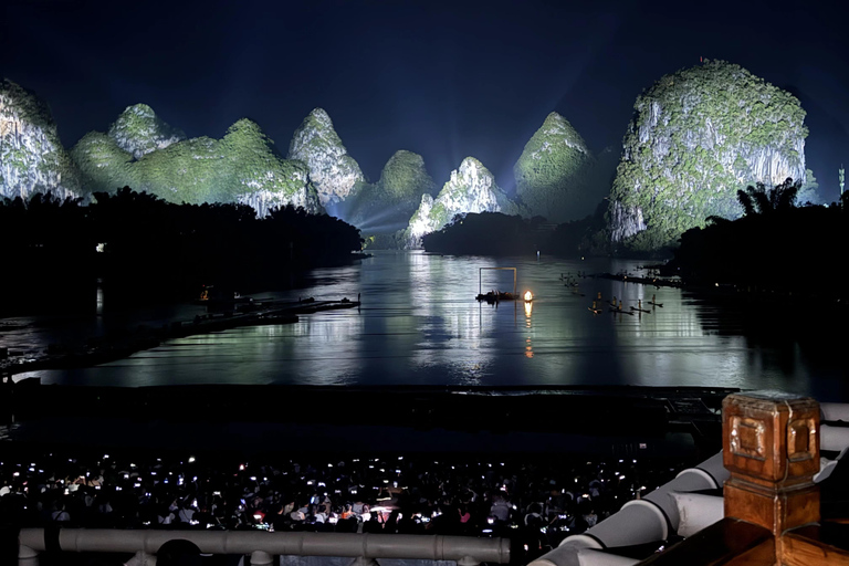 Guilin: Private Flussfahrt auf dem Li Jiang, Höhle und Show