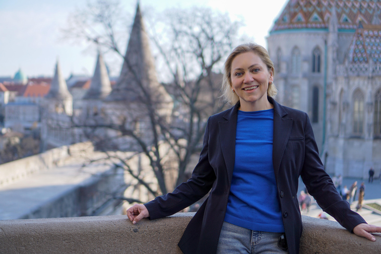 Buda Castle Walking Tour + Professional Photoshoot