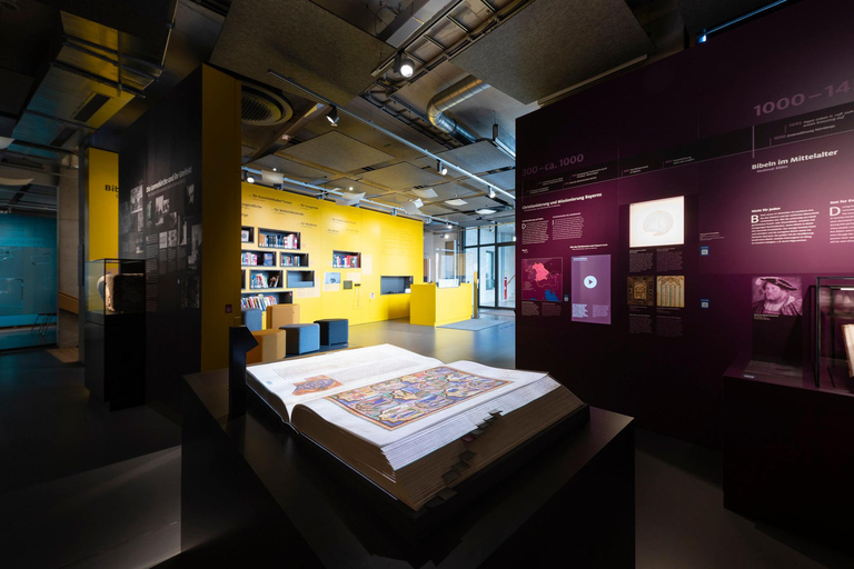 Nuremberg: "Christmas Journey of Discovery" Guided Tour