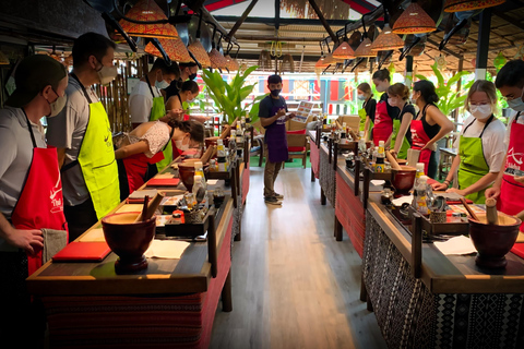 Chiang Mai: Traditional Thai-Akha Cooking Class& Market Tour Afternoon Cooking Session (4.30pm)