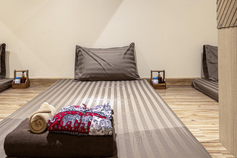 Bangkok: ThaiThai Massage near BTS Asok (Sukhumvit 25) Coconut Aromatherapy Oil Massage (90 Min)