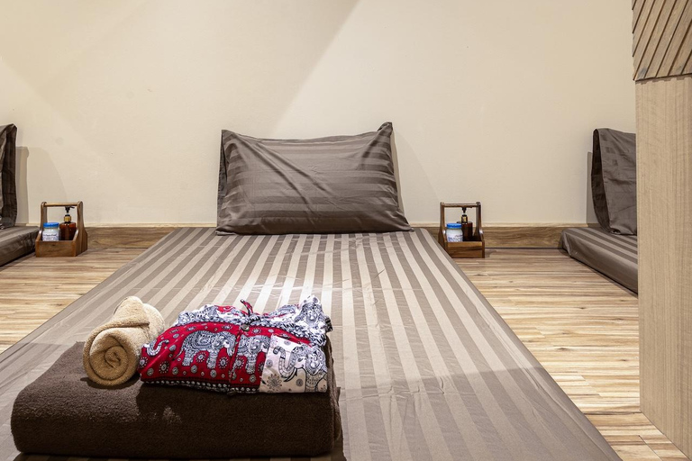 Bangkok: ThaiThai Massage near BTS Asok (Sukhumvit 25) Coconut Aromatherapy Oil Massage (90 Min)
