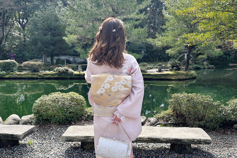 Kanazawa: Historical Walking Tour with Kenrokuen Ticket