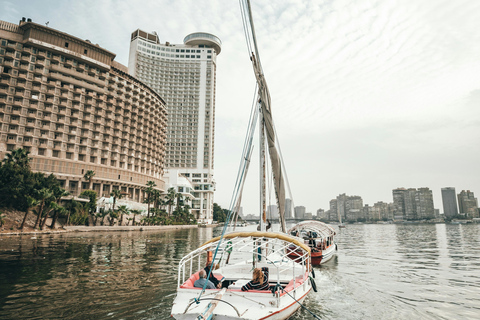 Cairo: Passeio de Felucca ao pôr do sol e excursão gastronômica com guia particularPasseio compartilhado - Opção