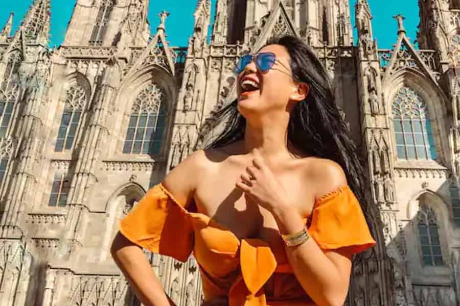 ✅ Barcelona: Sightseeing Professionelle Fotoshootingsession. Foto: GetYourGuide ✅ Barcelona: Sightseeing Professionelle Fotoshootingsession. Foto: GetYourGuide