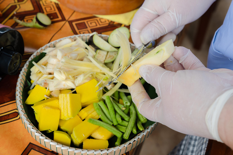 Siem Reap: Authentic Eco Village Walk and Cooking Class Tour