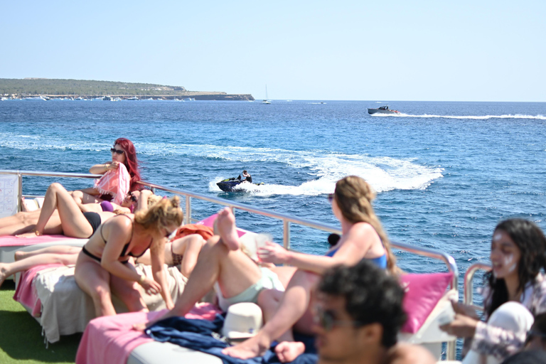 Exclusive experience: Premium catamaran from Ibiza to Formentera